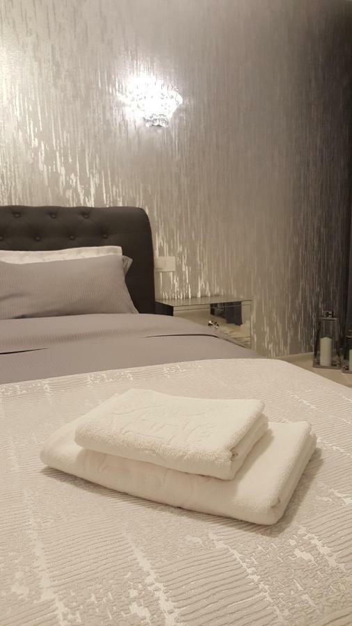 Apartment Alonisos Lux Braşov Esterno foto