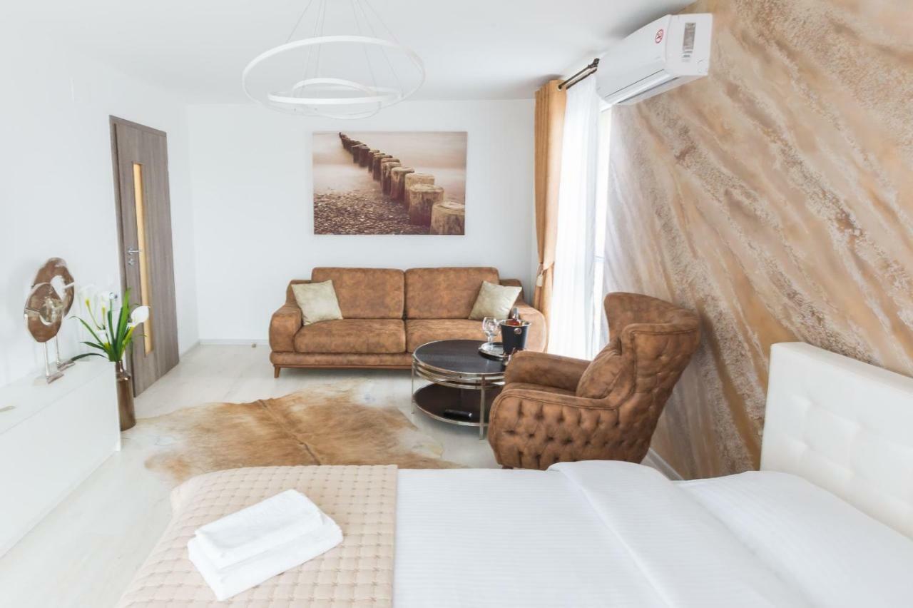 Apartment Alonisos Lux Braşov Esterno foto