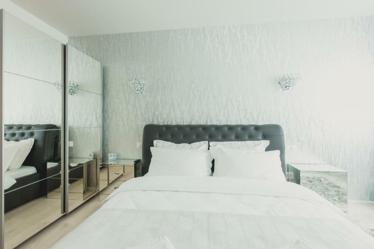 Apartment Alonisos Lux Braşov Esterno foto