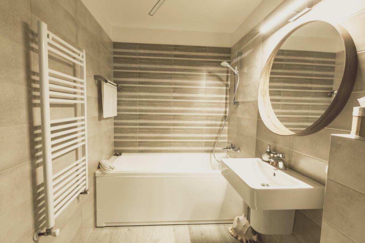 Apartment Alonisos Lux Braşov Esterno foto