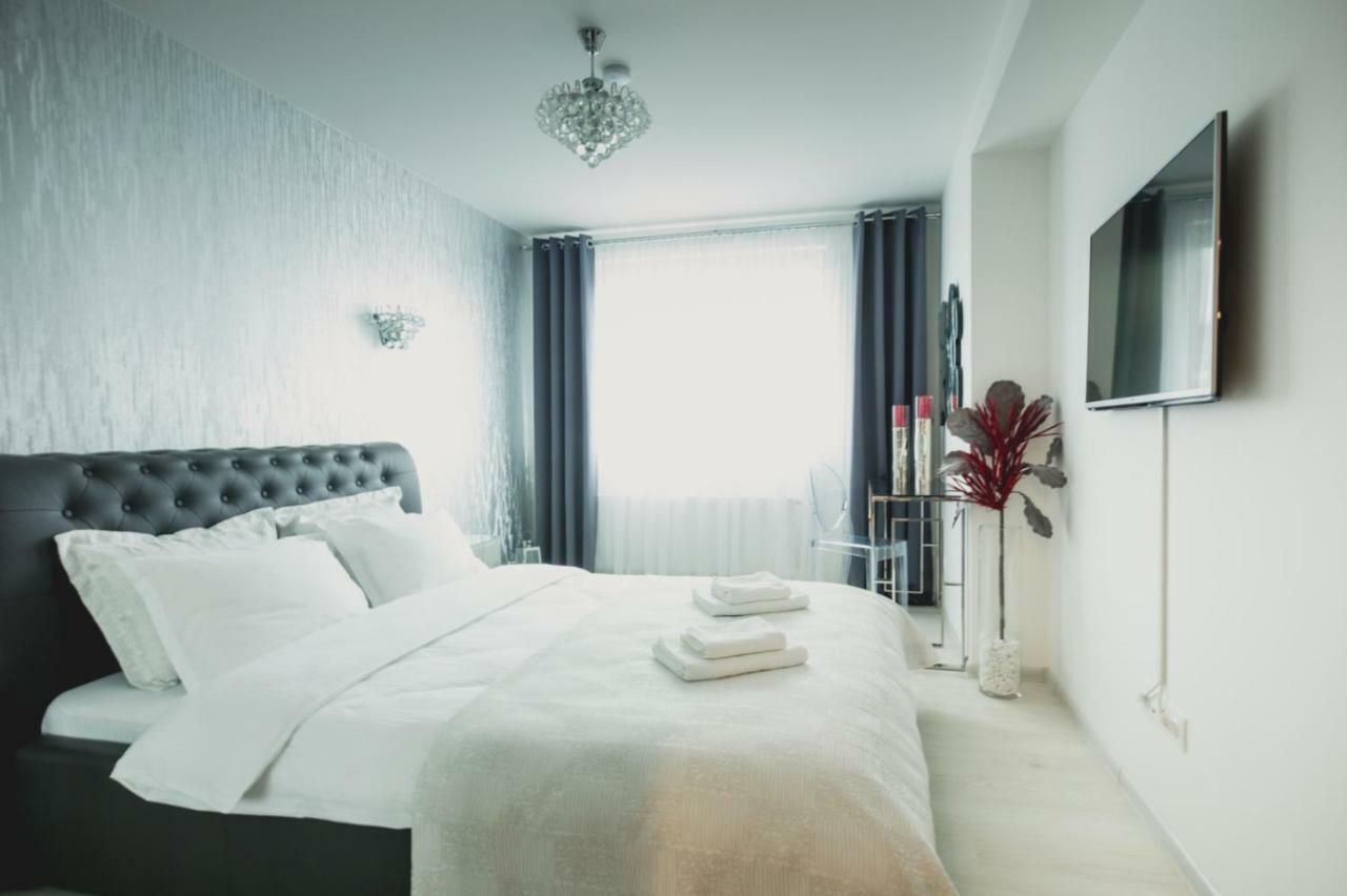 Apartment Alonisos Lux Braşov Esterno foto