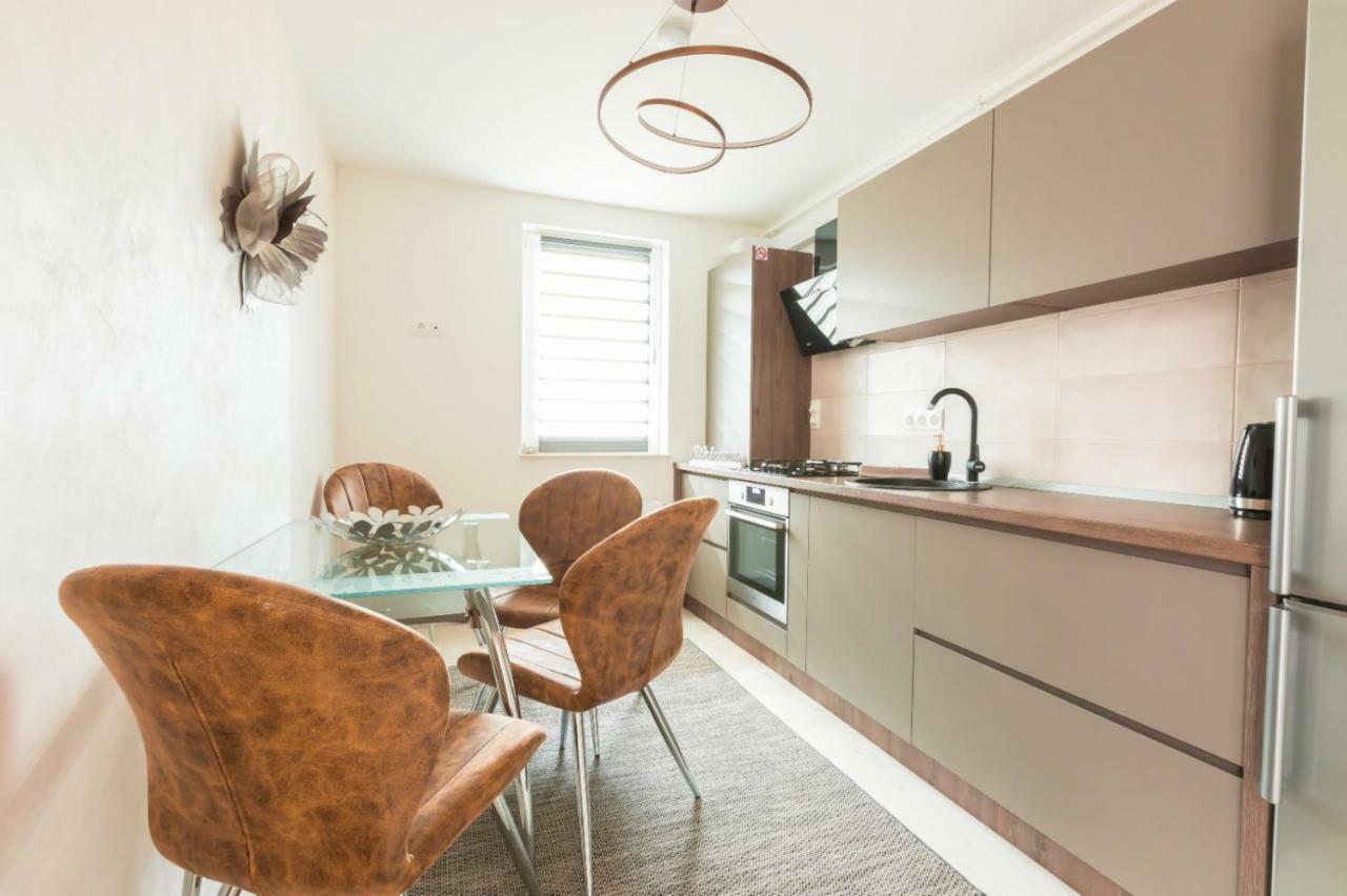Apartment Alonisos Lux Braşov Esterno foto